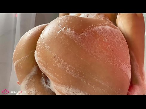 ❤️ Brunetė masturbuoja putytę su vibratoriumi iki intensyvaus orgazmo duše ️ Porno prie mūsų lt.naughtyhentai.ru ❌️